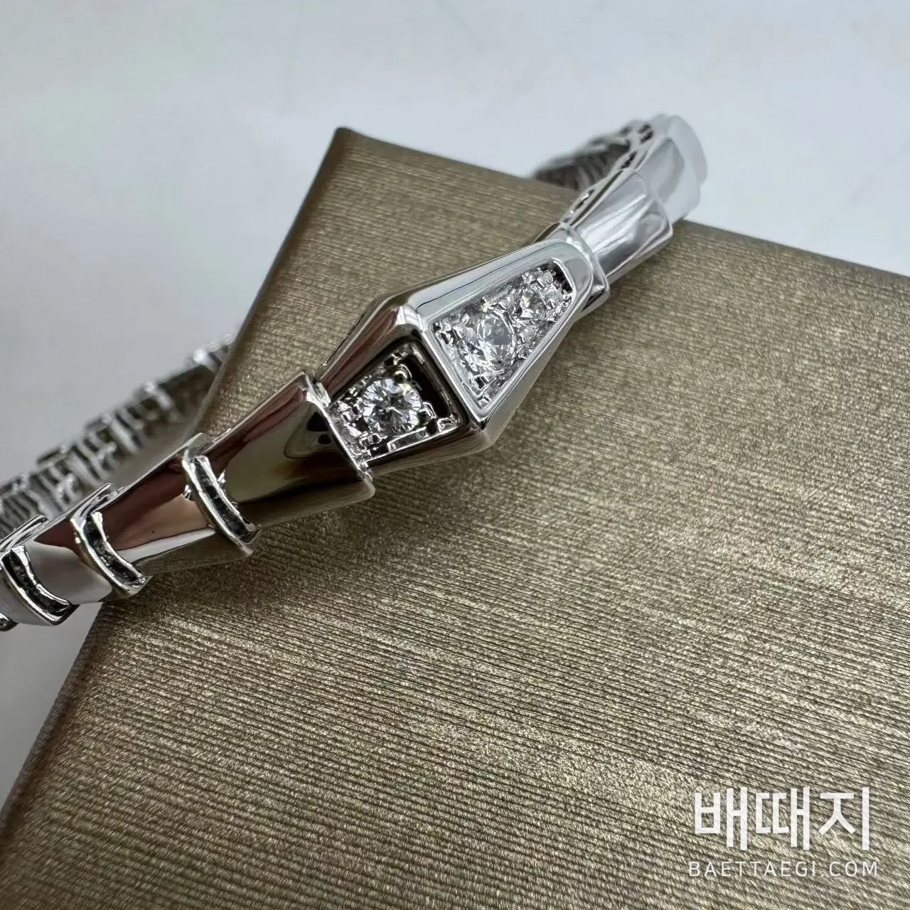 불가리 셀펜티 바이퍼 다이아몬드 뱅글 팔찌 검수사진 3