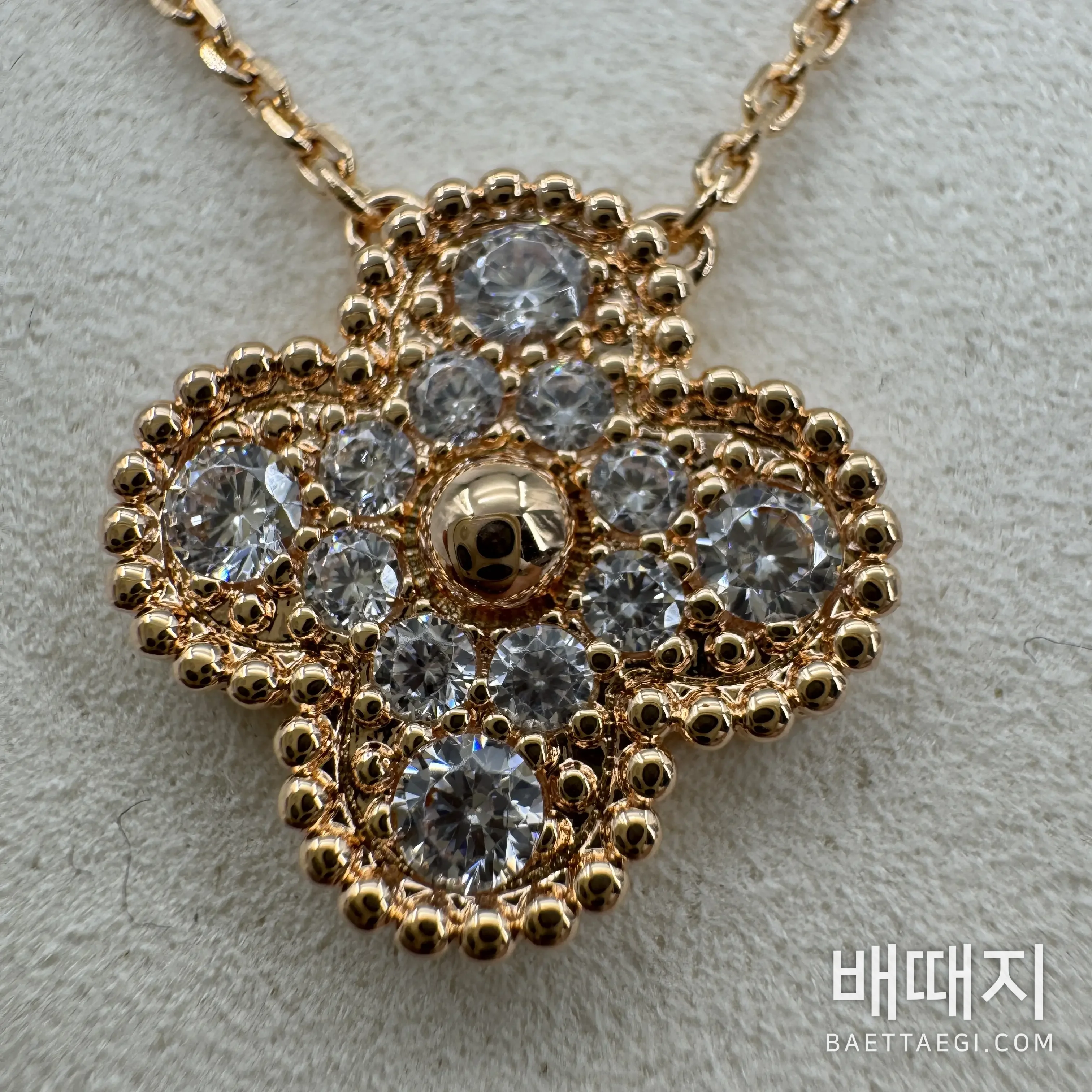 반클리프앤아펠 풀 다이아몬드 사엽 클로버 목걸이 검수사진 4