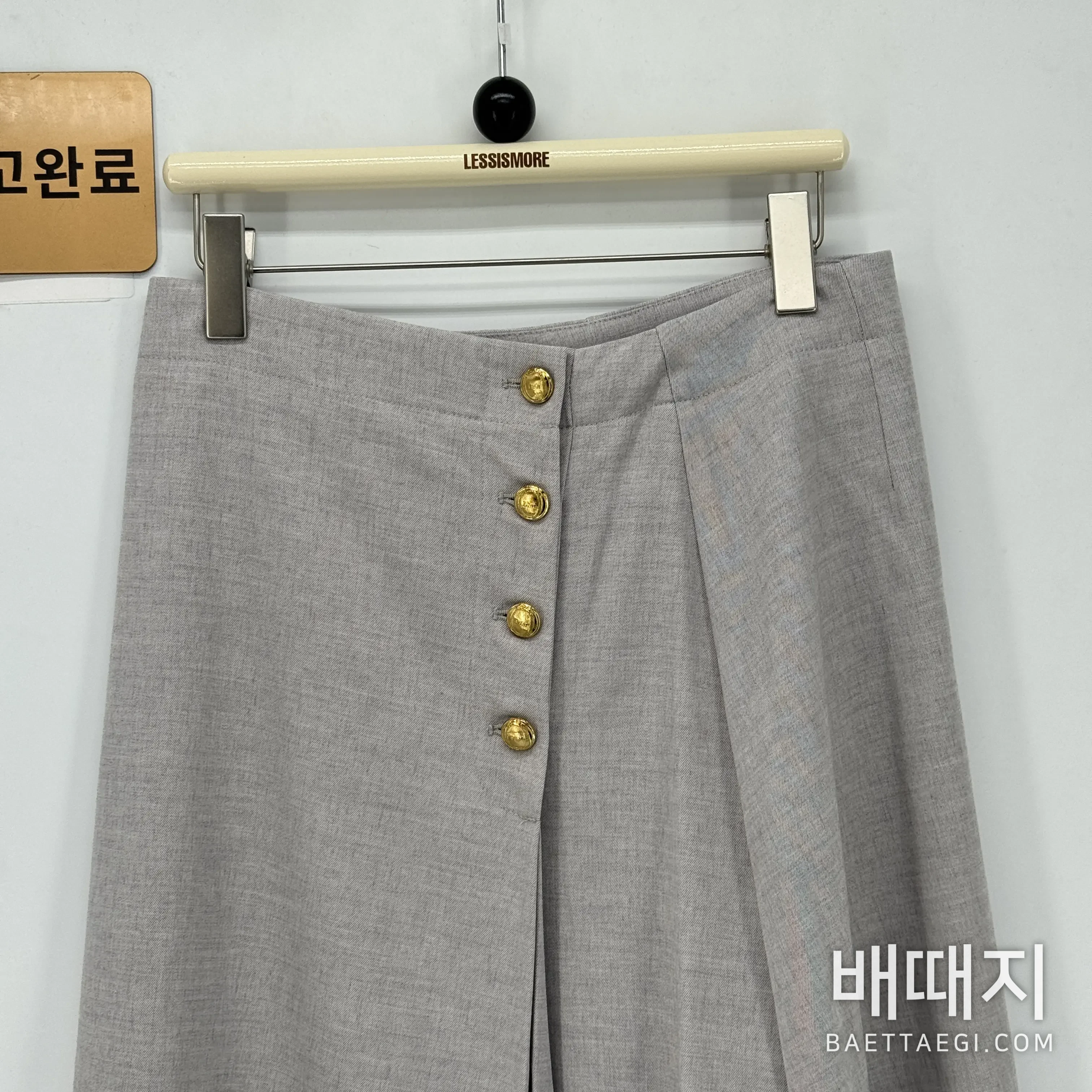디올 골드 버튼 사이드 슬릿 A라인 미디 스커트 검수사진 2