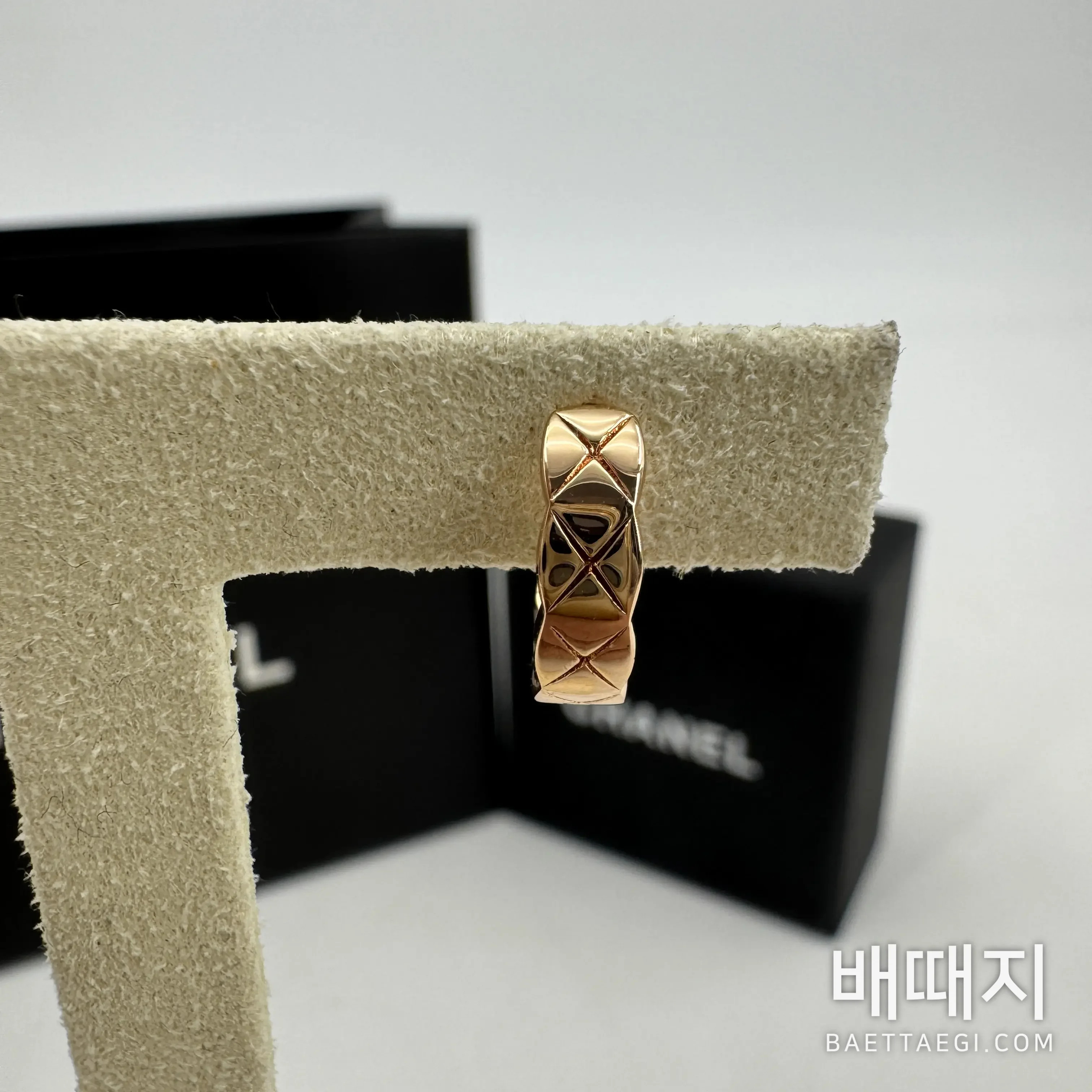 샤넬 코코 크러쉬 싱글 미니 후프 이어링 폭스샵 검수사진 2