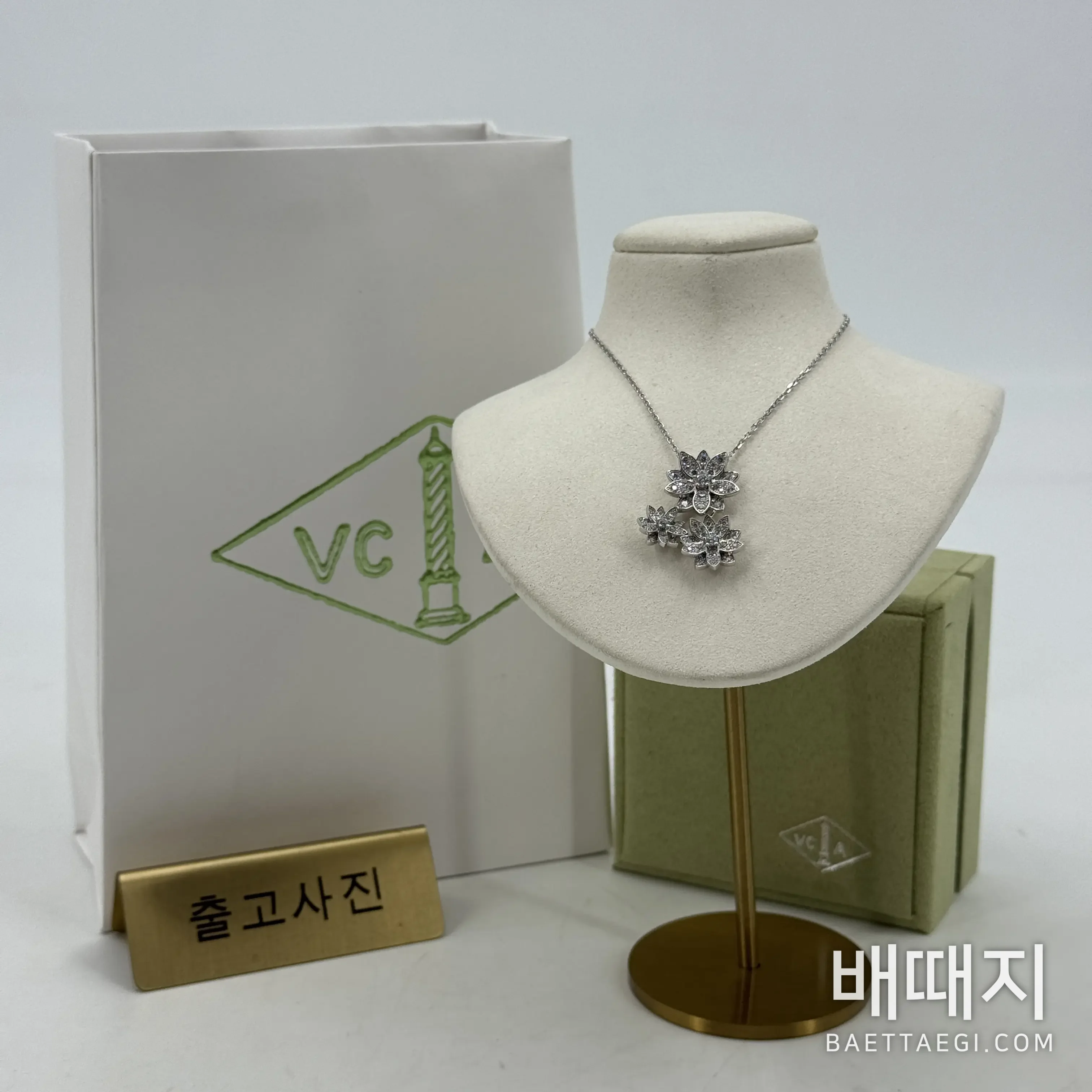 반클리프앤아펠 로터스 장식 목걸이 검수사진 1