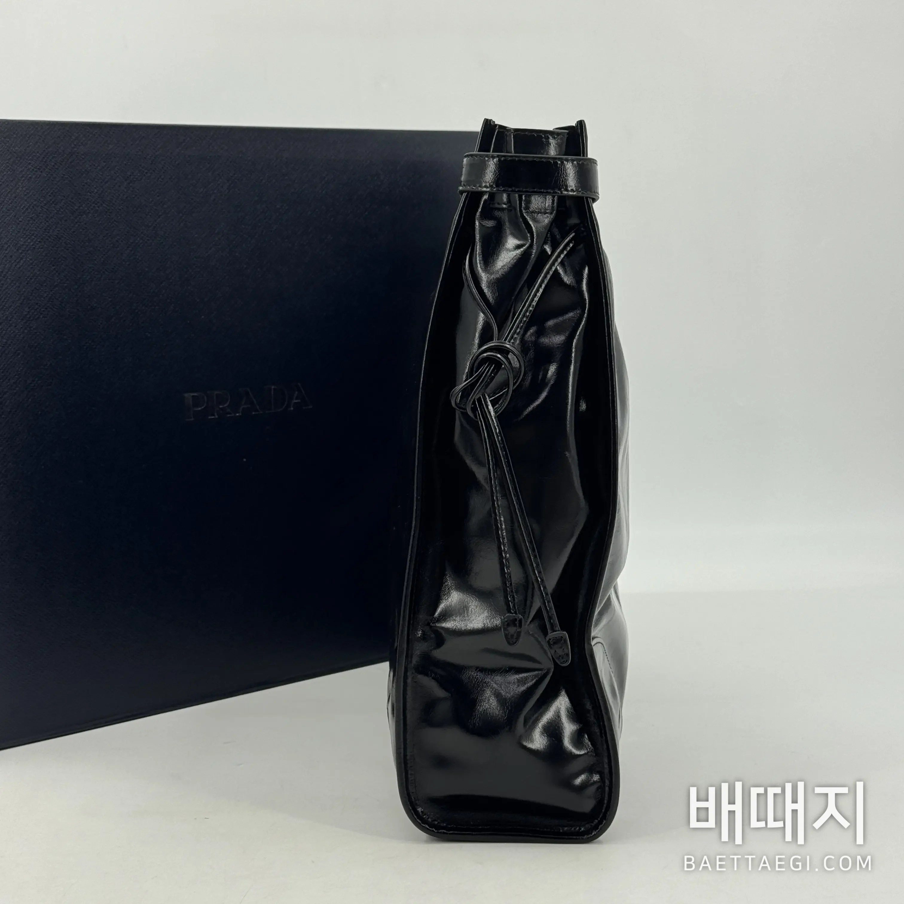 프라다 왁스 가공 카프스킨 보니 핸드백 2VH215 검수사진 5
