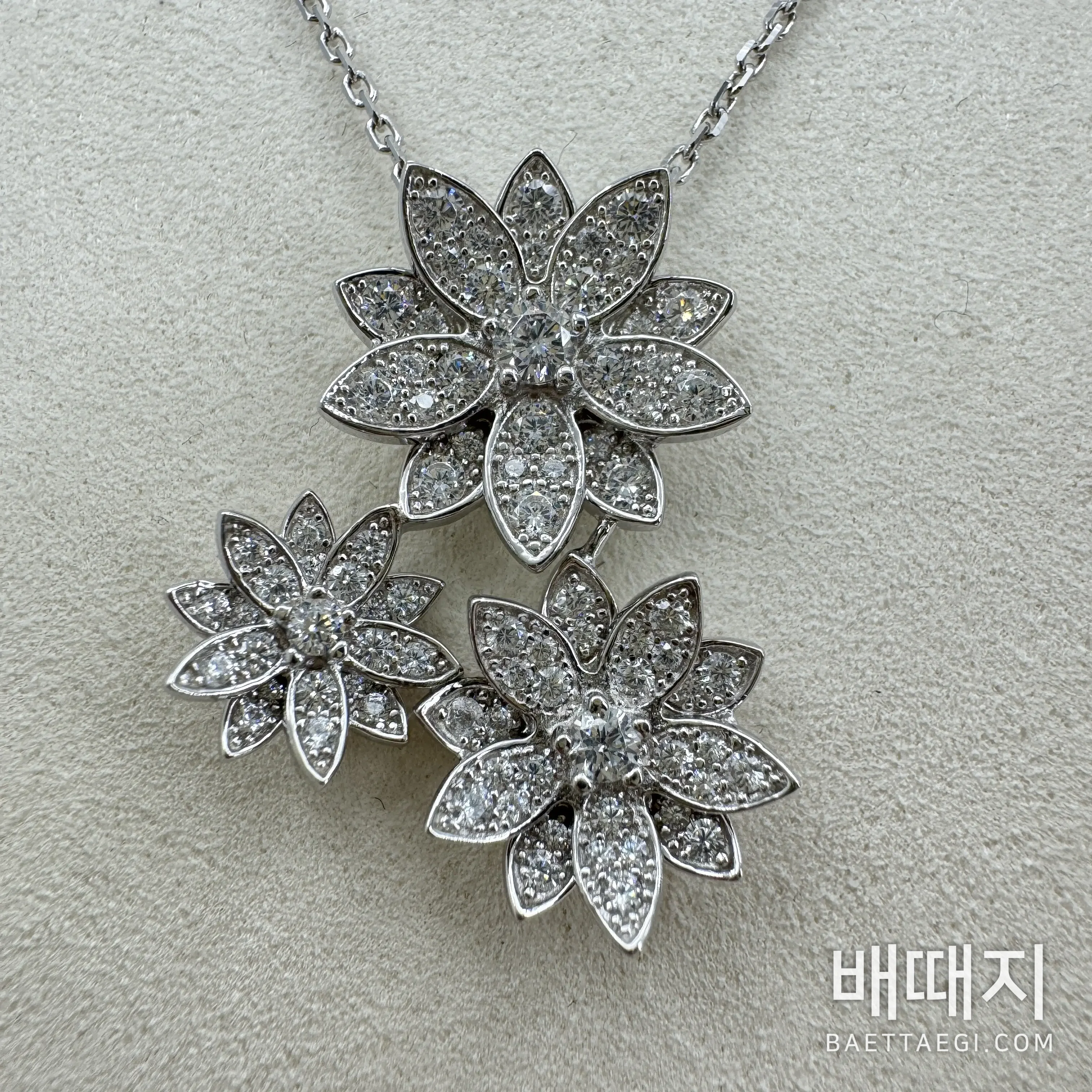 반클리프앤아펠 로터스 장식 목걸이 검수사진 3
