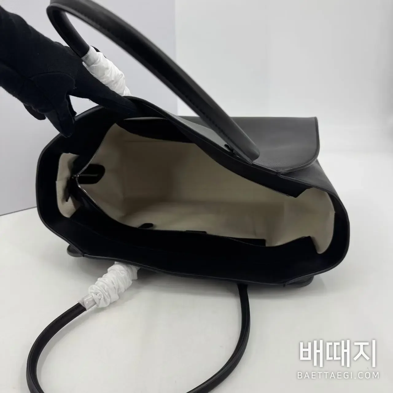 더로우 머니 14 인치 PU 가죽 가방 75302 검수사진 11