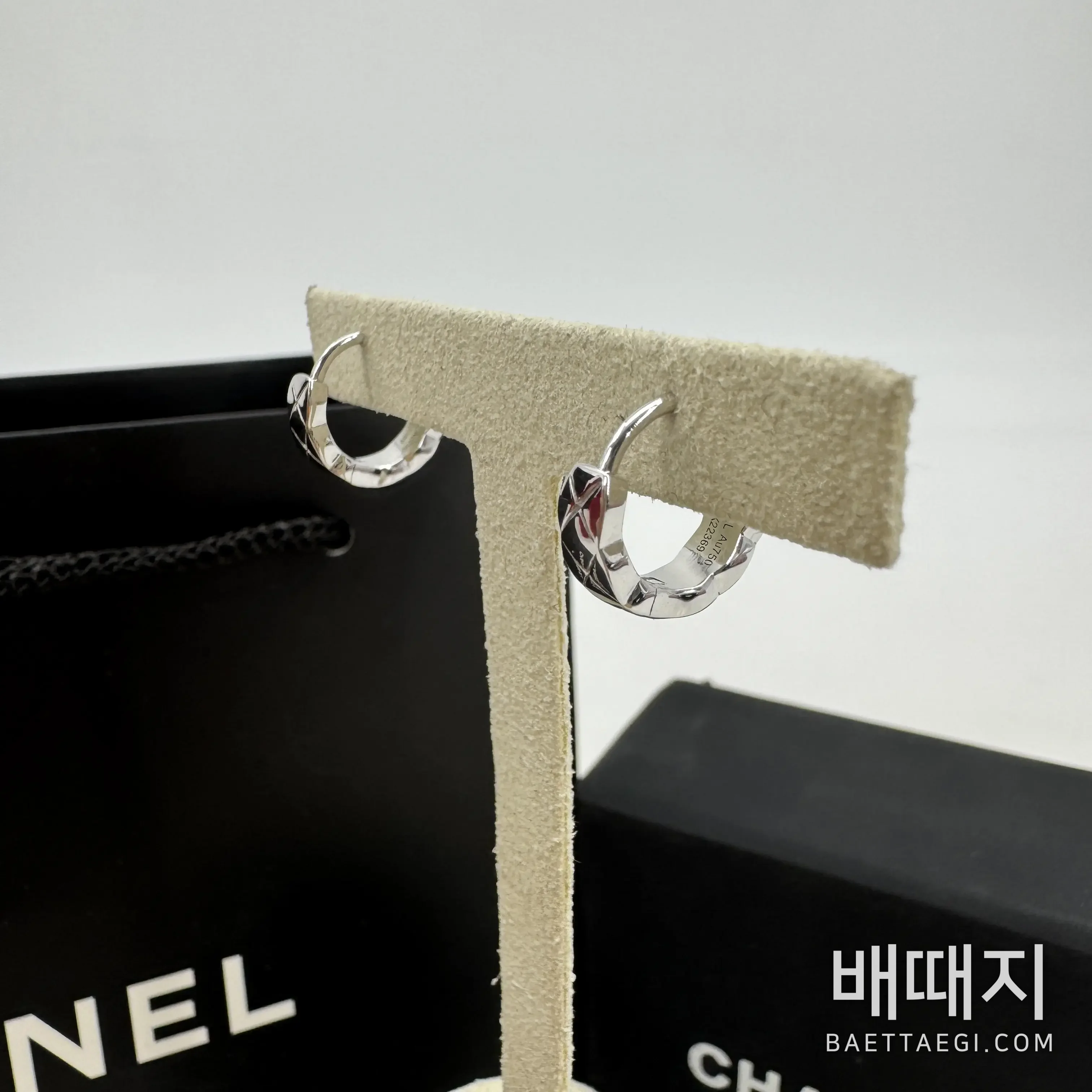 샤넬 화이트골드 코코 크러쉬 귀걸이 검수사진 5