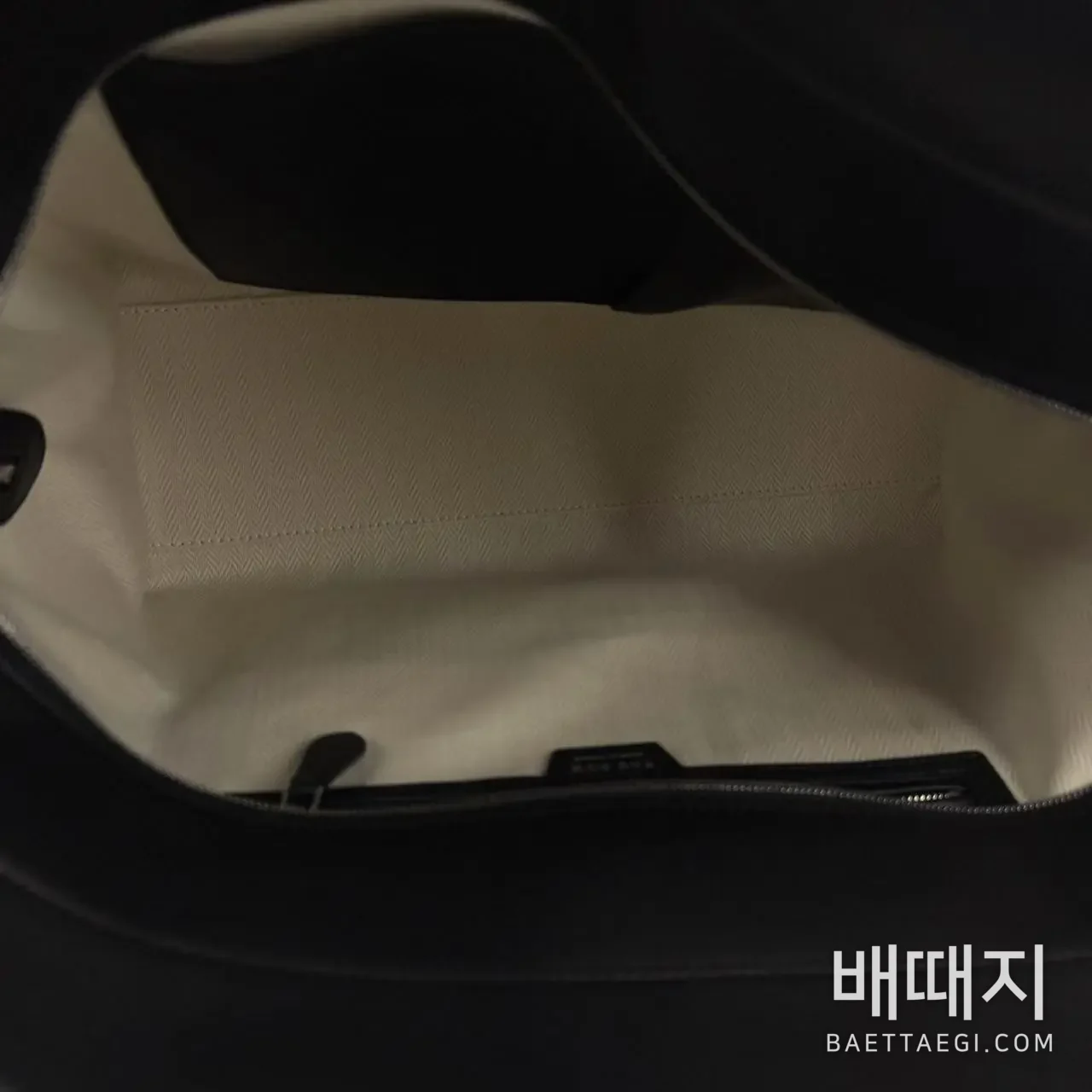 더로우 머니 14 인치 PU 가죽 가방 75302 검수사진 12