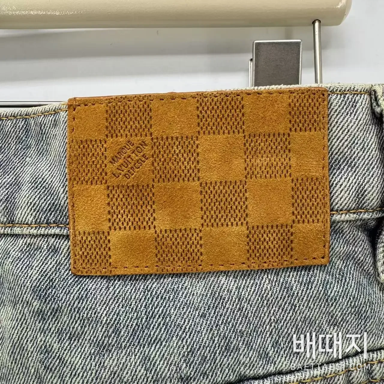 루이비통 LV 로고 자수 와이드 데님 바지 16363 검수사진 7