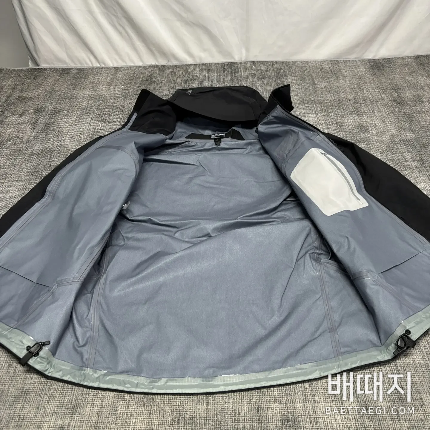 아크테릭스 [XF] 베타 라이트웨이트 블랙 205906 Arc'teryx Beta Lightweight 검수사진 4