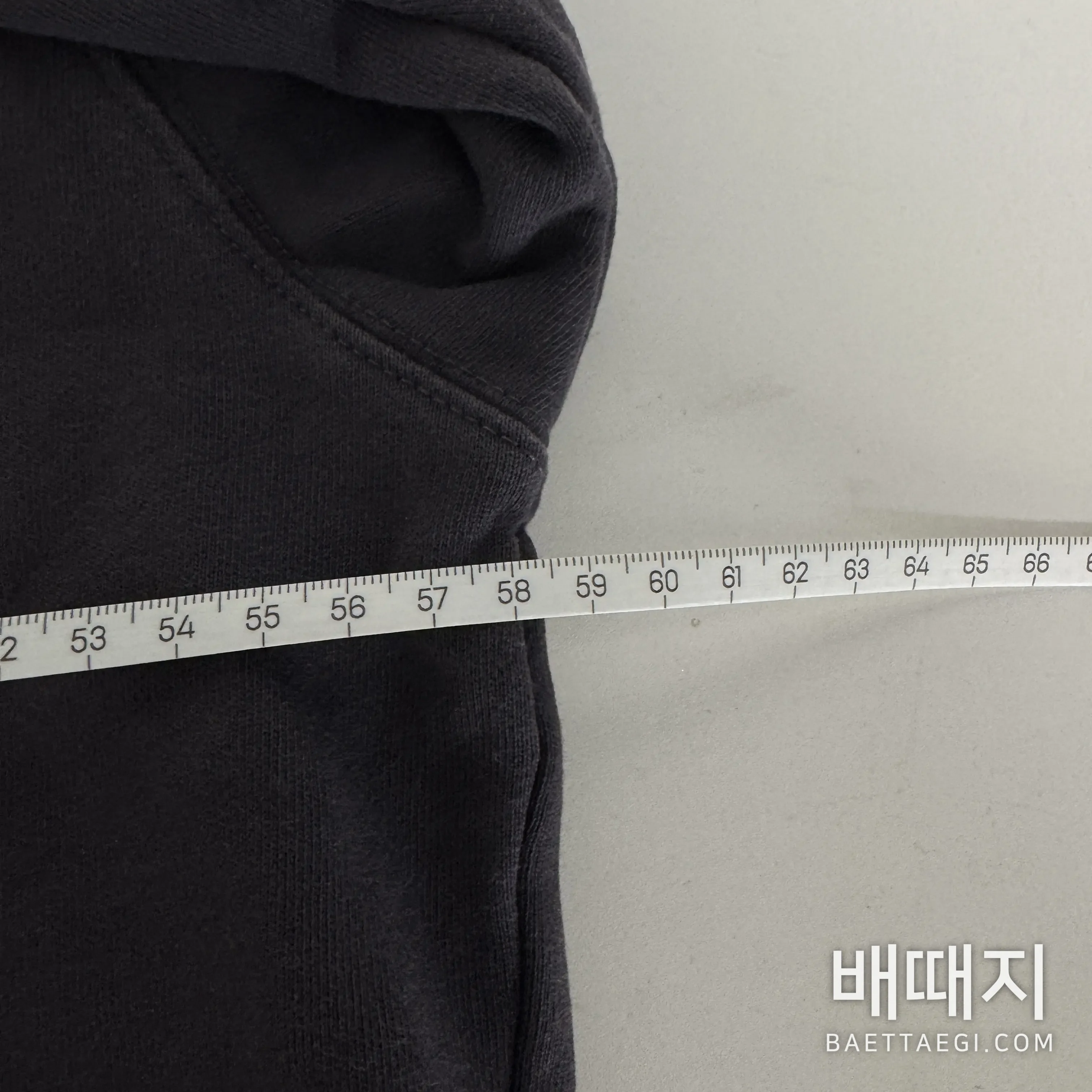 발렌시아가 테이프 로고 데미지 가공 여성 자켓 142683 검수사진 8