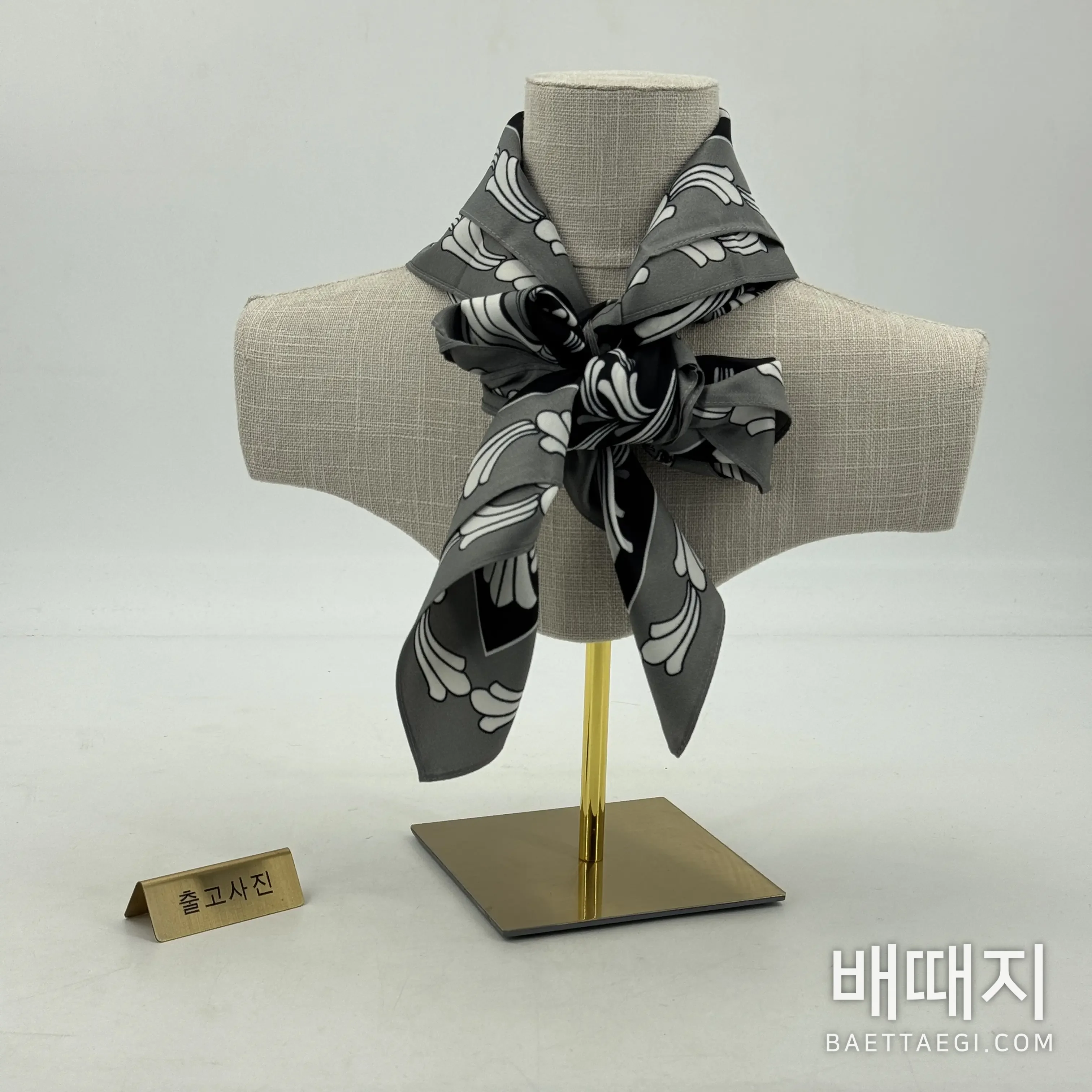 크롬하츠 크로스 플라워 양면 스카프 검수사진 2