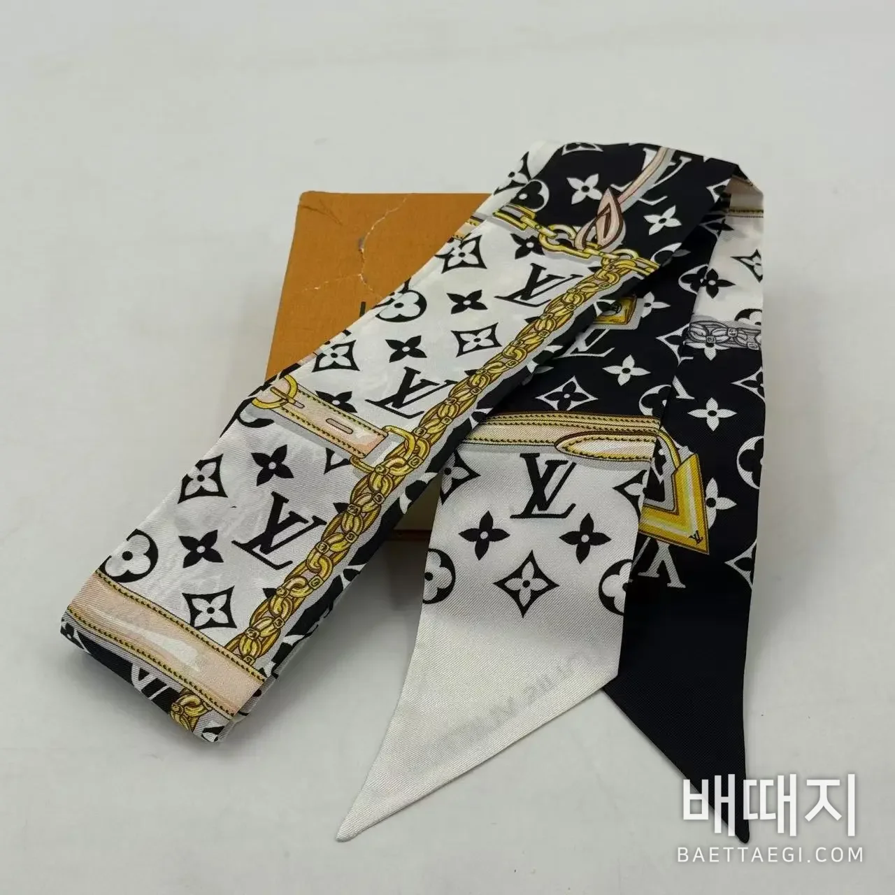 루이비통 모노그램 실크 더블 레이어 스카프 검수사진 5