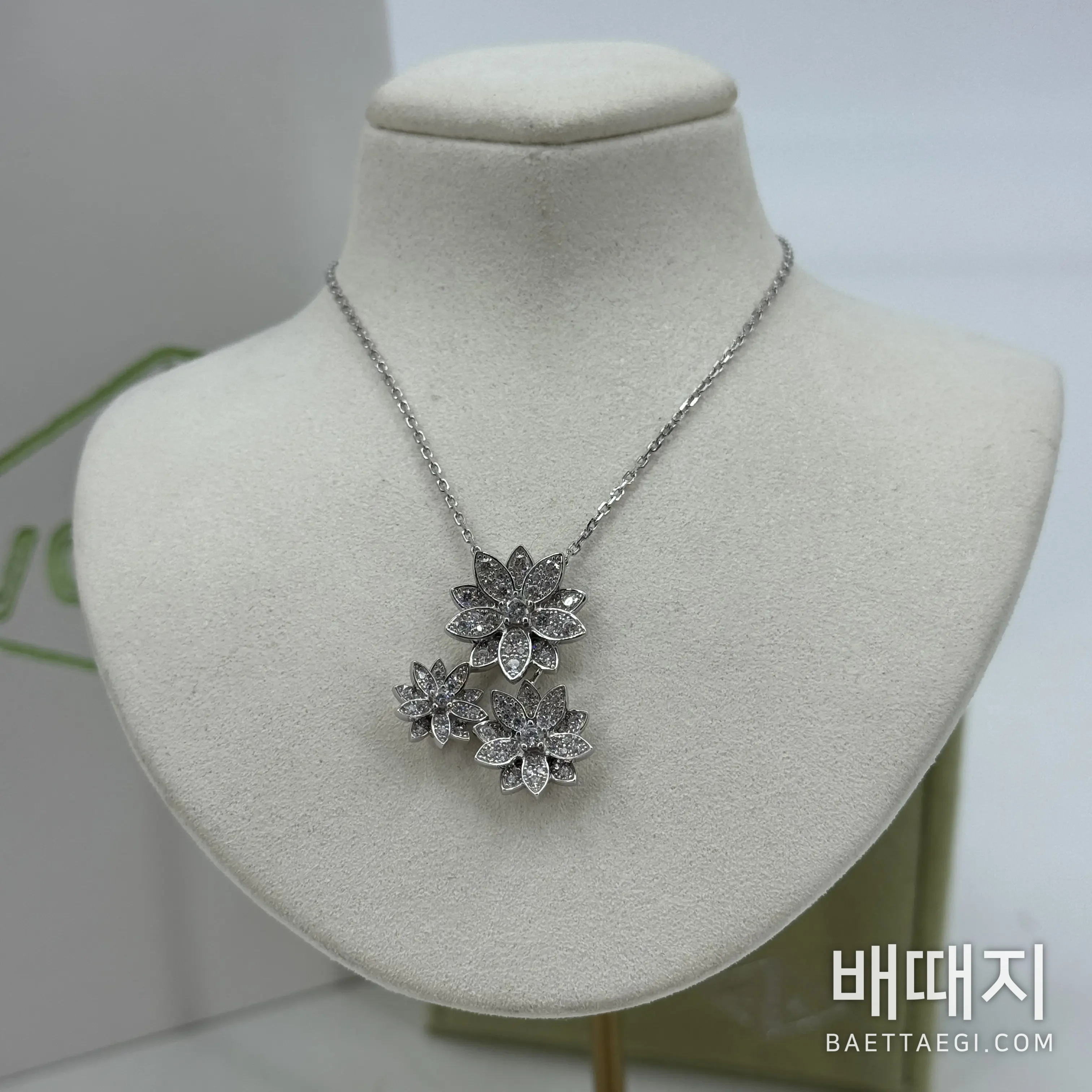 반클리프앤아펠 로터스 장식 목걸이 검수사진 2