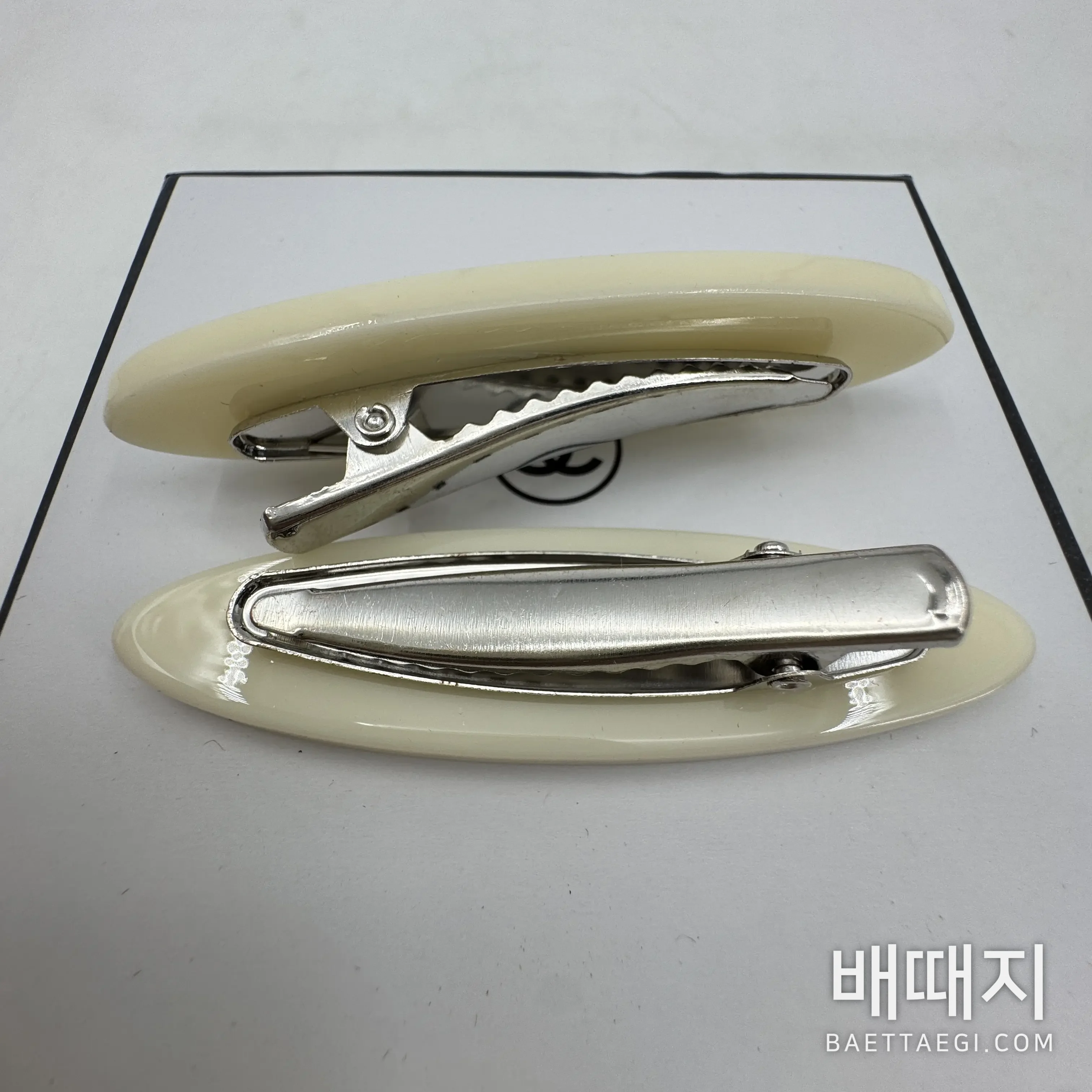 샤넬 심플 헤어 클립 세트 검수사진 5