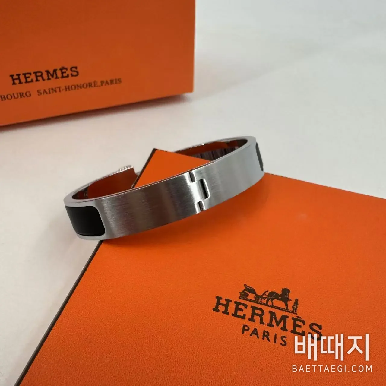 에르메스 매트 에나멜 뱅글 팔찌 검수사진 5