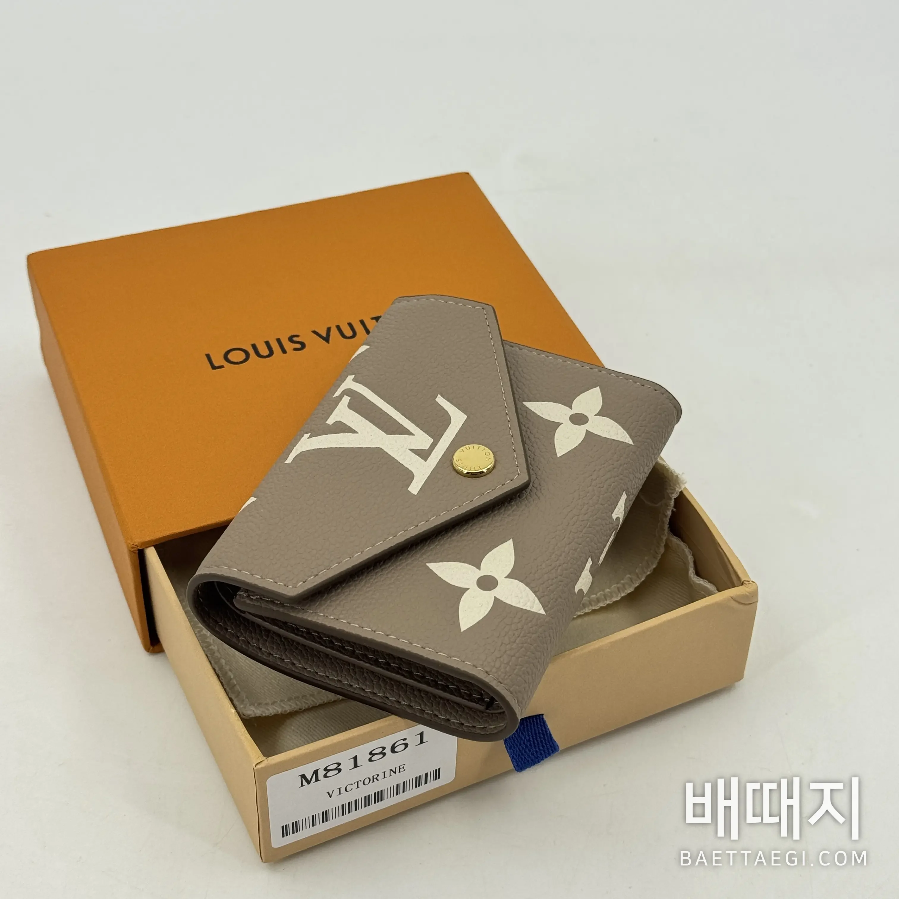 루이비통 엘리펀트 그레이 3단 지갑 M81861 검수사진 3