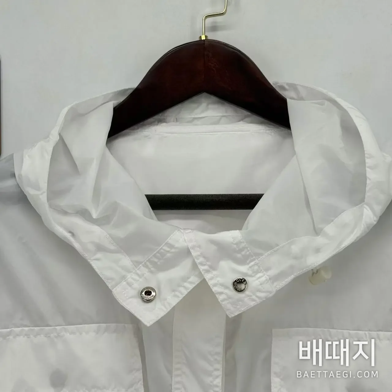 프라다 재활용 나일론 언더암백 1NE058 검수사진 4