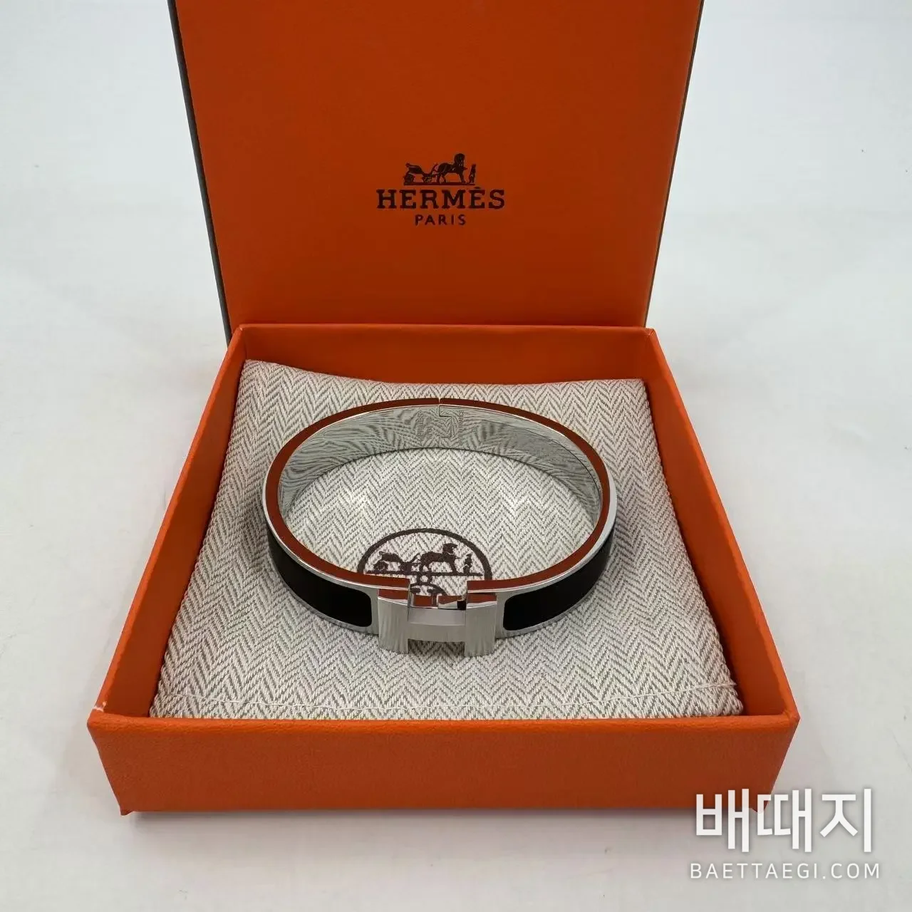 에르메스 매트 에나멜 뱅글 팔찌 검수사진 2