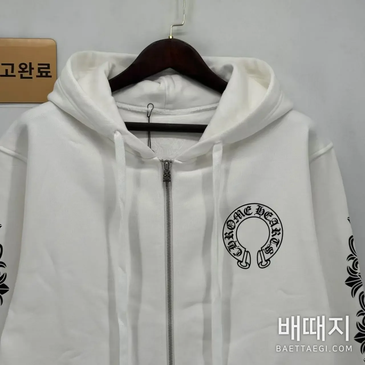 크롬하츠 블랙 플라워 소매 지퍼업 후드티 검수사진 2