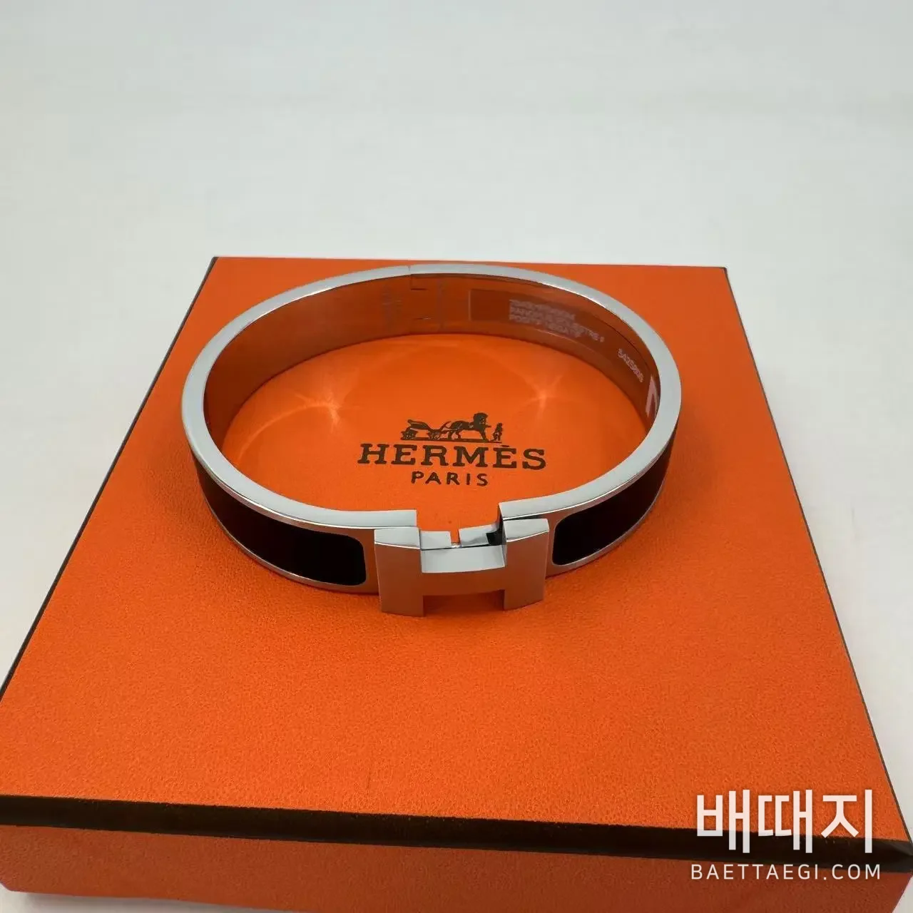 에르메스 매트 에나멜 뱅글 팔찌 검수사진 3