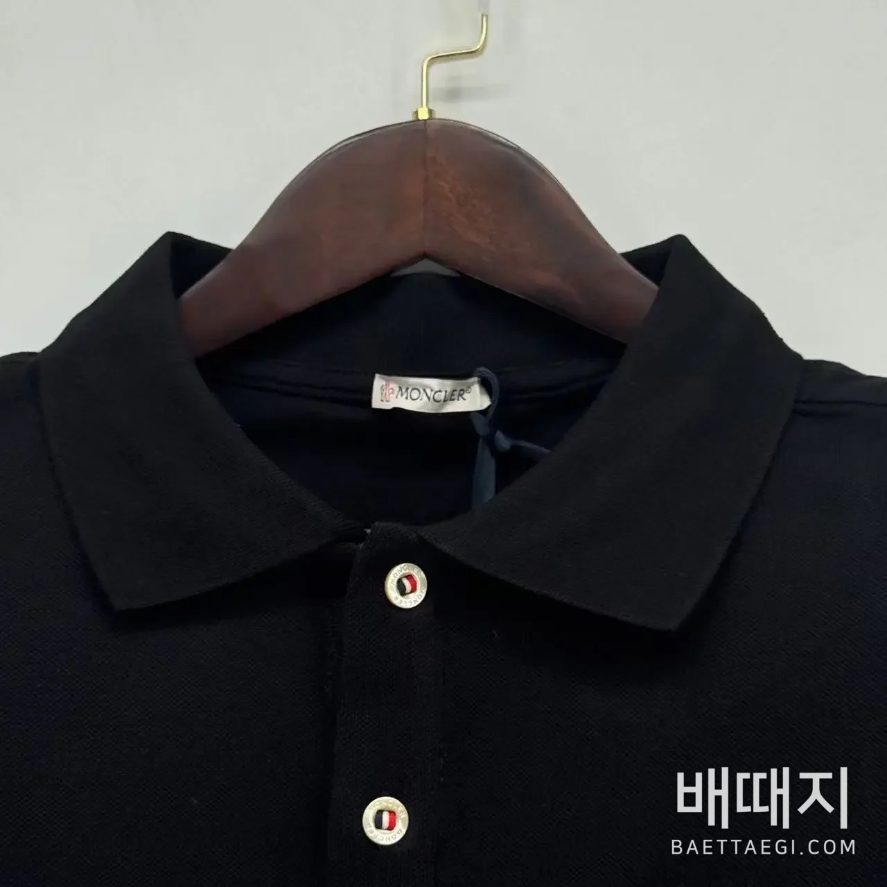 몽클레르 로고 패치워크 남성 반팔 폴로셔츠 검수사진 4