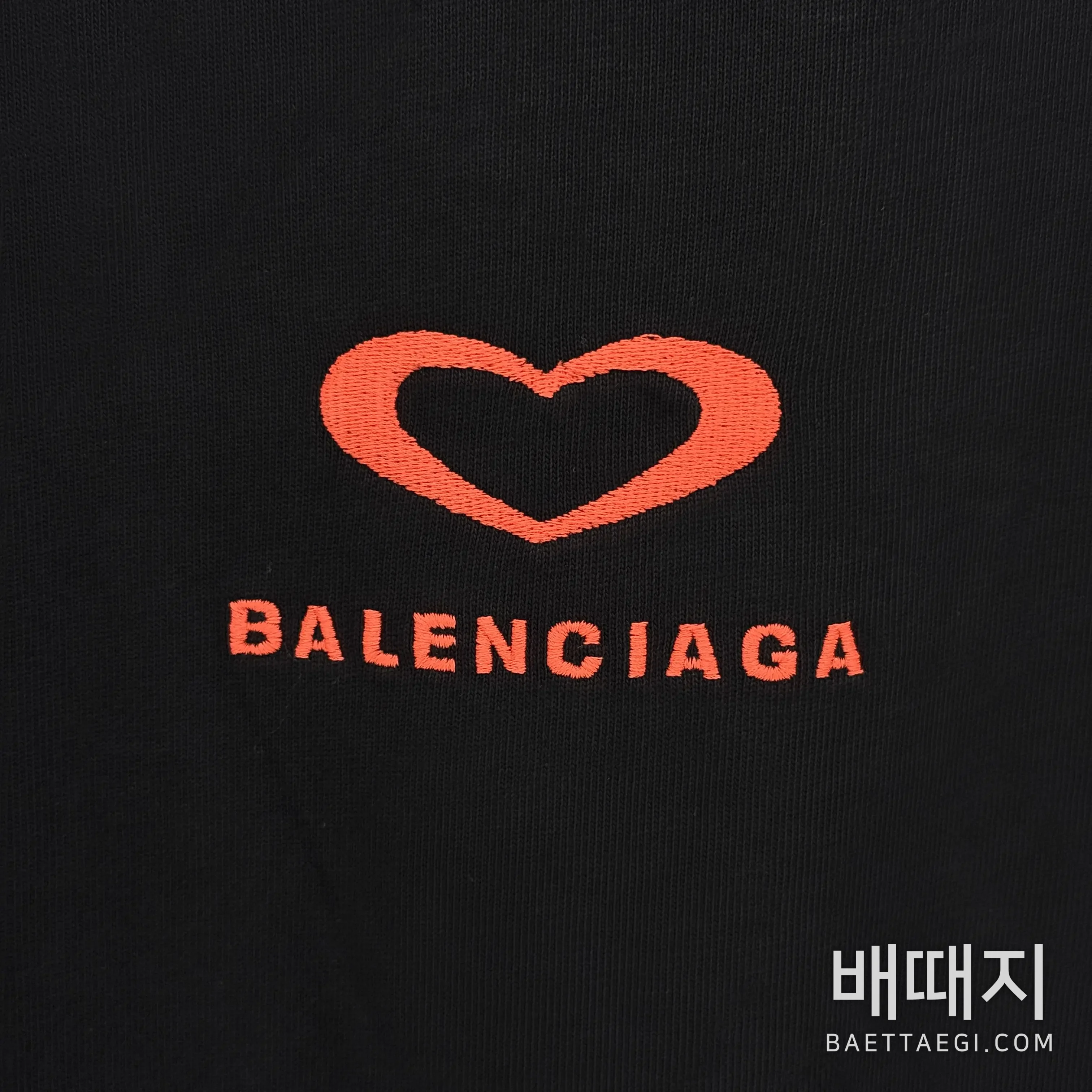 발렌시아가 남성 하트 자수 반팔 티셔츠 검수사진 5