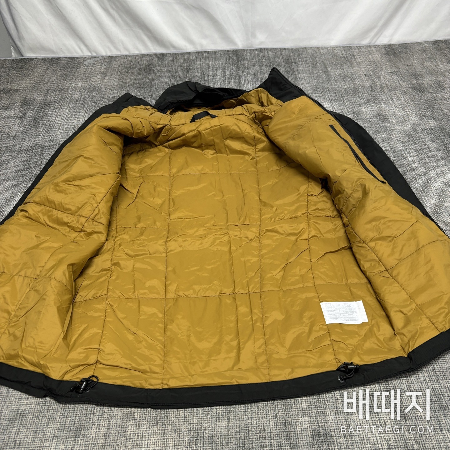 아크테릭스 [TZ] 아톰 LT 후디 1.0 블랙 골드 200175 Arc'teryx Atom LT Hoodie 1.0 검수사진 6