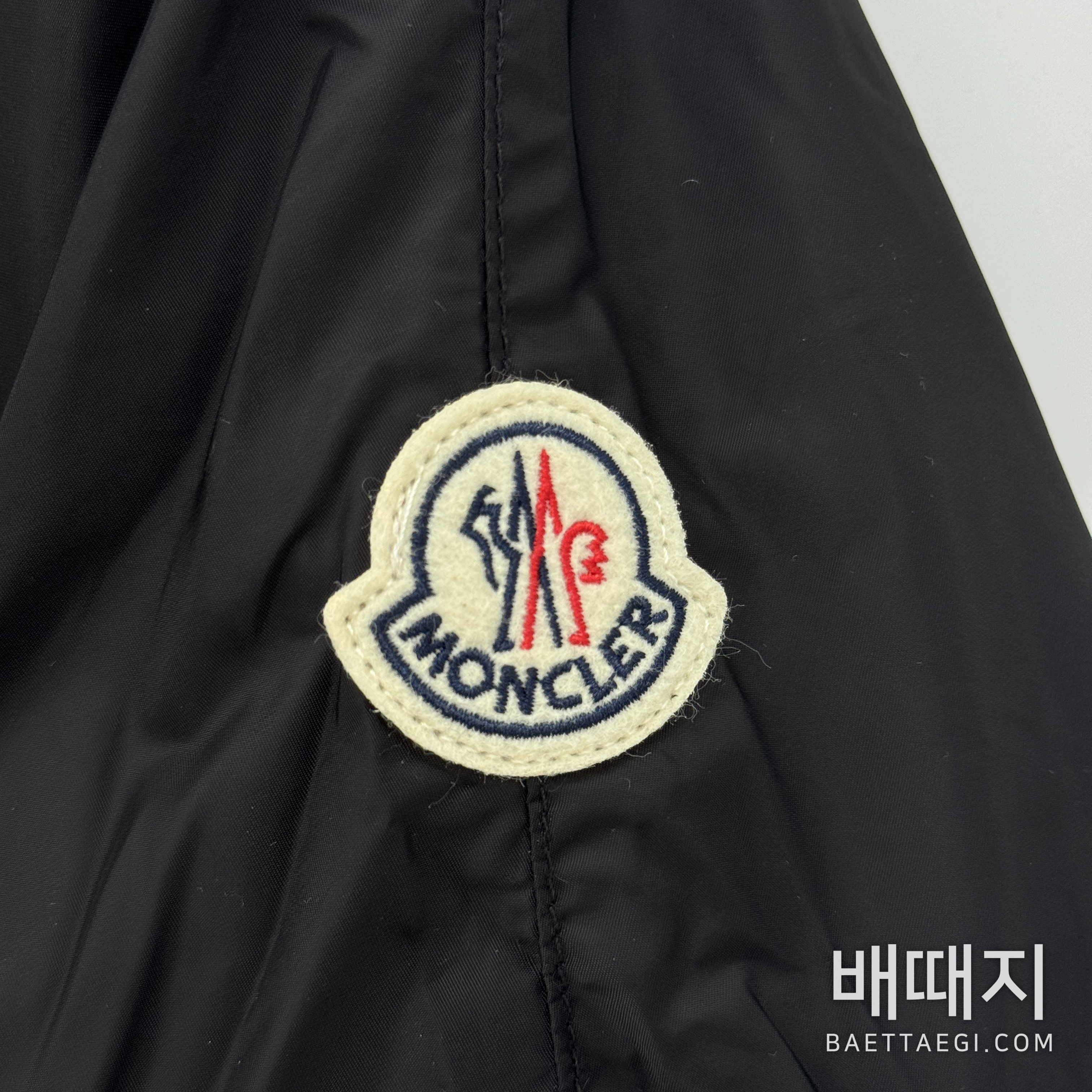 몽클레르 프리마지에디 크롭 윈드브레이커 자켓 150382 검수사진 13