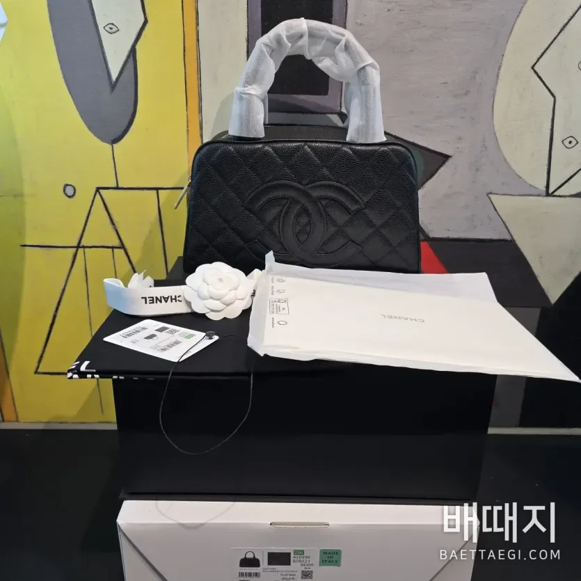 샤넬 캐비어 카프스킨 블랙 볼링백