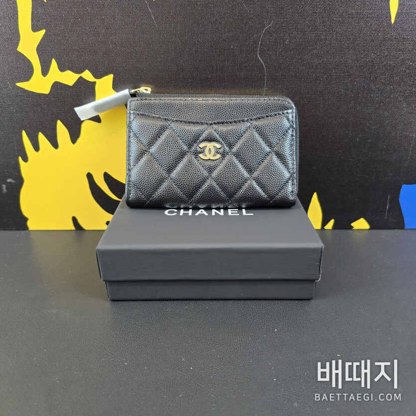 샤넬 퀼팅 골드 메탈 지퍼 카드 지갑 21995