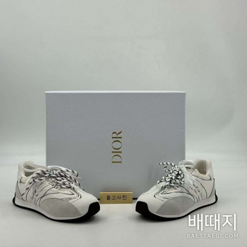 디올 스니커즈