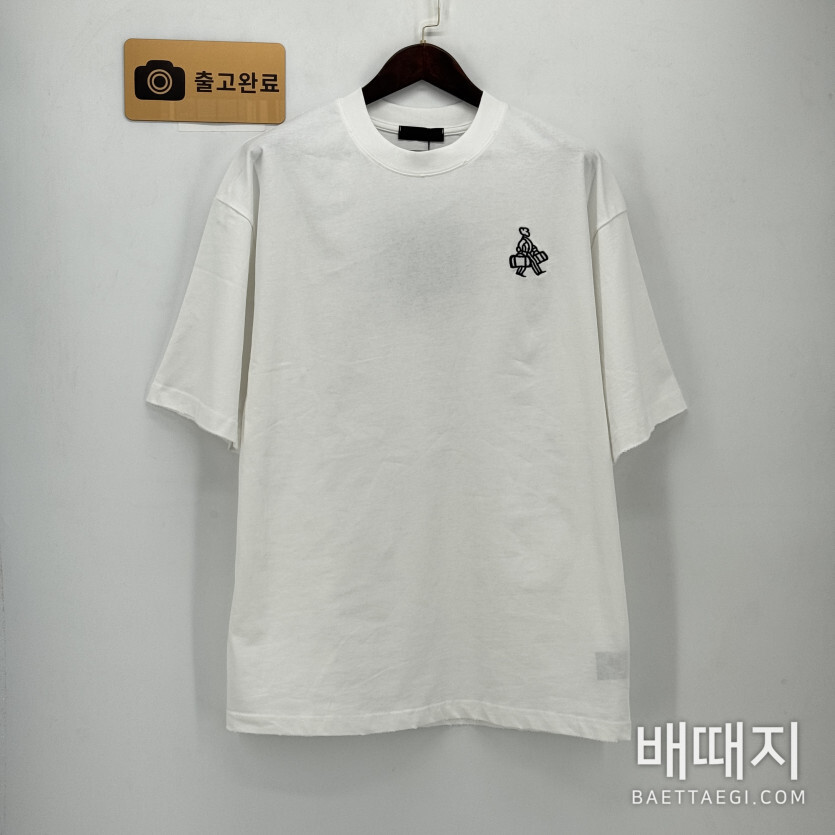프라다 반팔