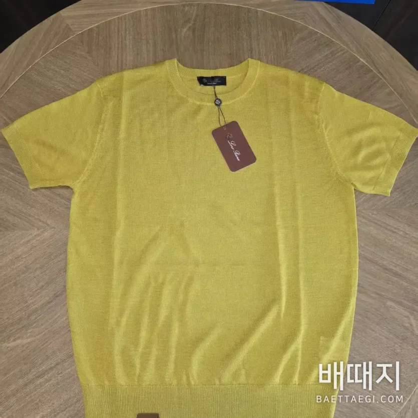 로로피아나 반팔