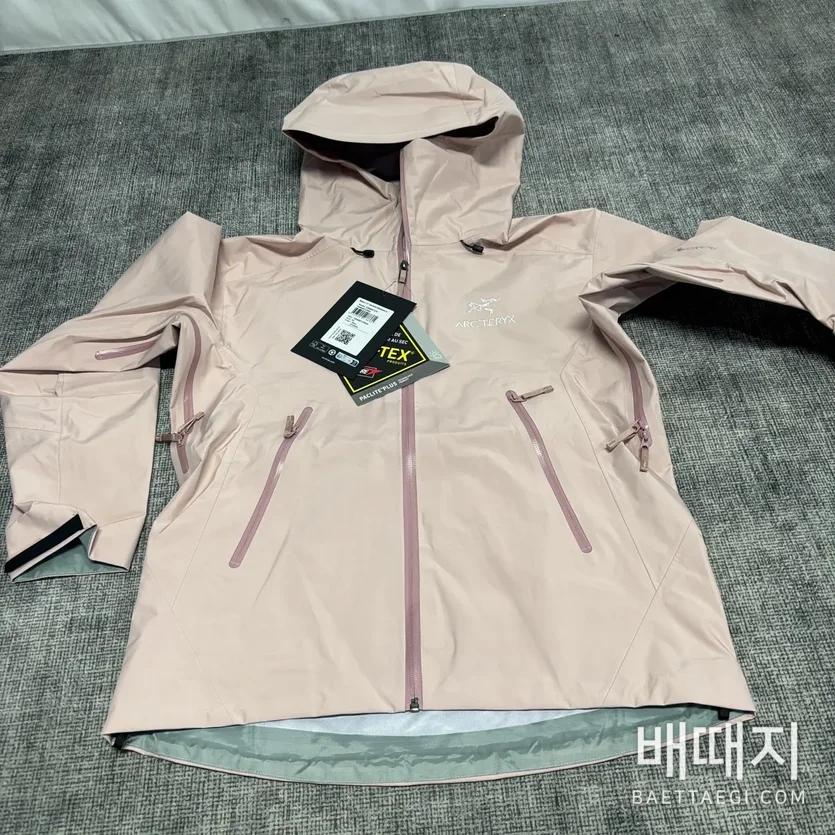 아크테릭스 [TZ] 베타 LT 자켓 핑크 200142 Arc'teryx Beta LT Jacket Lucky Fans
