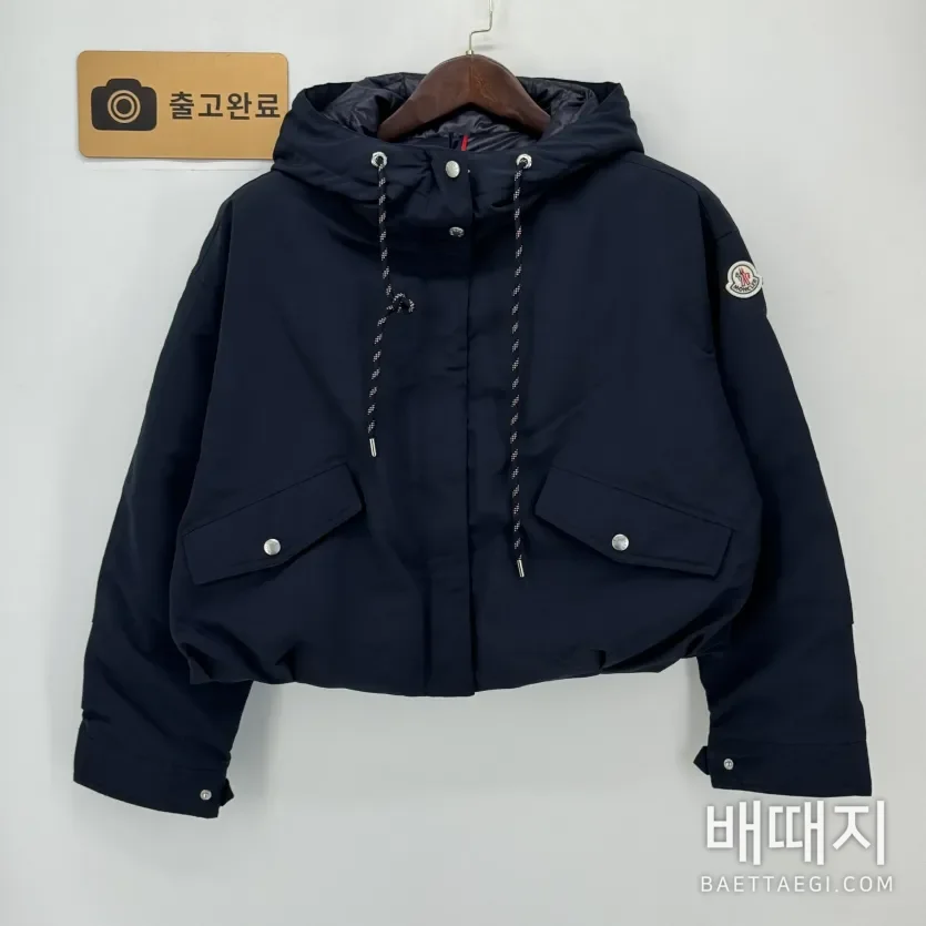 몽클레르 유칼립투스 후드 쇼트 다운 자켓 156312 / 사이즈: 2