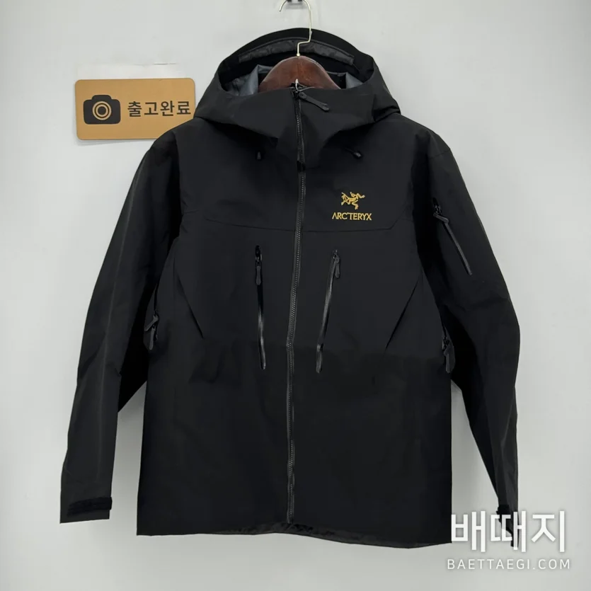 아크테릭스 [TZ] 알파 SV 자켓 6세대 블랙 골드 200130 Arc'teryx Alpha SV Jacket 6 24K Black / 사이즈: M