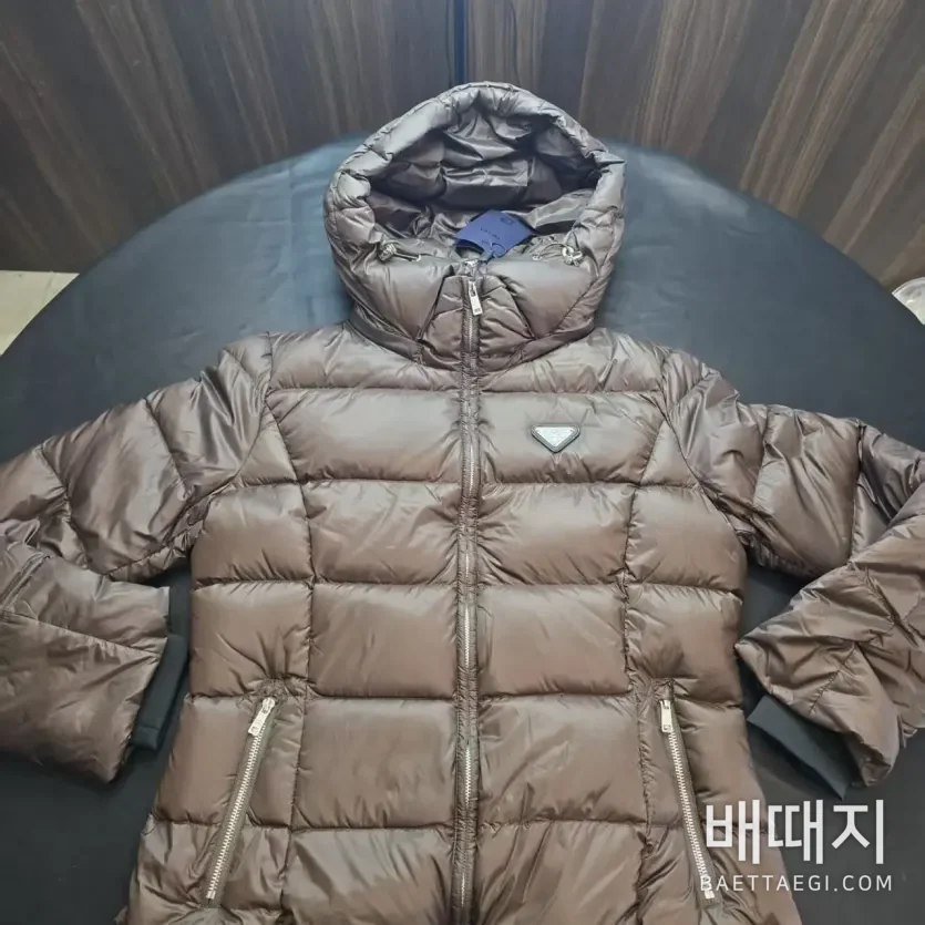 프라다 후드 다운 자켓 156334 / 사이즈: L