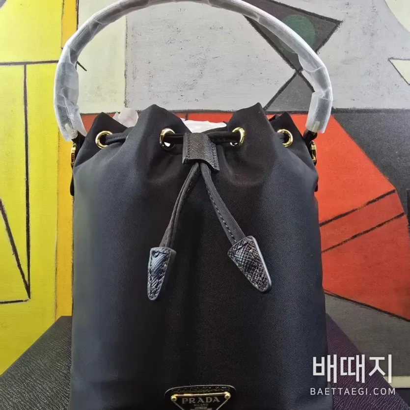 프라다 나일론 버킷백 1BE067 122480