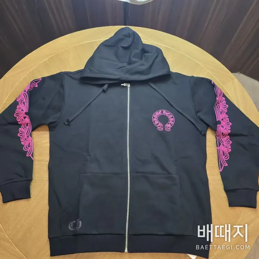 크롬하츠 핑크 말굽 백 블랙 지퍼 후드 긴팔 티셔츠 107805