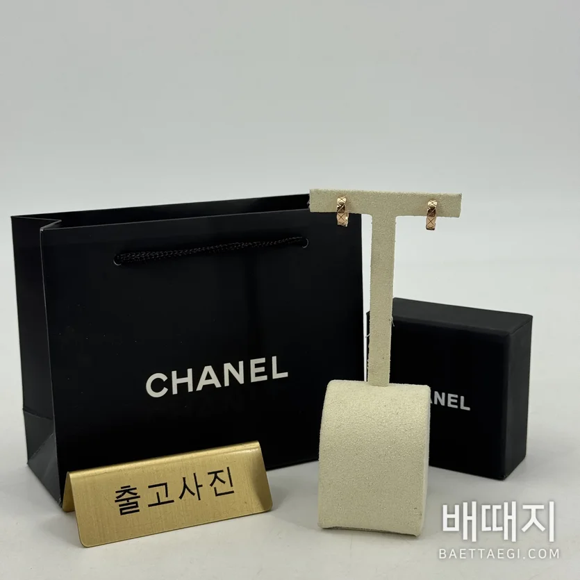 샤넬 코코 크러쉬 싱글 미니 후프 이어링  폭스샵