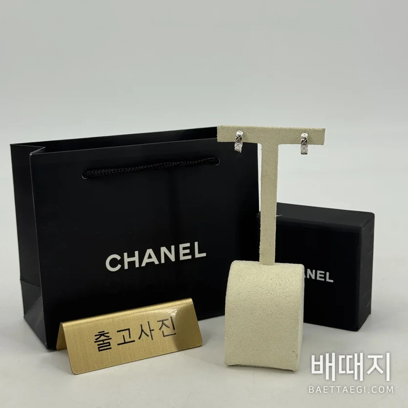 샤넬 코코 크러쉬 싱글 미니 후프 이어링  폭스샵