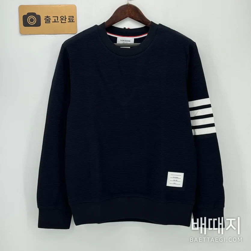 톰브라운 리브 스트레이트 립 남성 긴팔 티셔츠 46528 / 사이즈: 174cm / 평소 스포츠브랜드 105사이즈, 몽클 5사이즈 착용합니다
