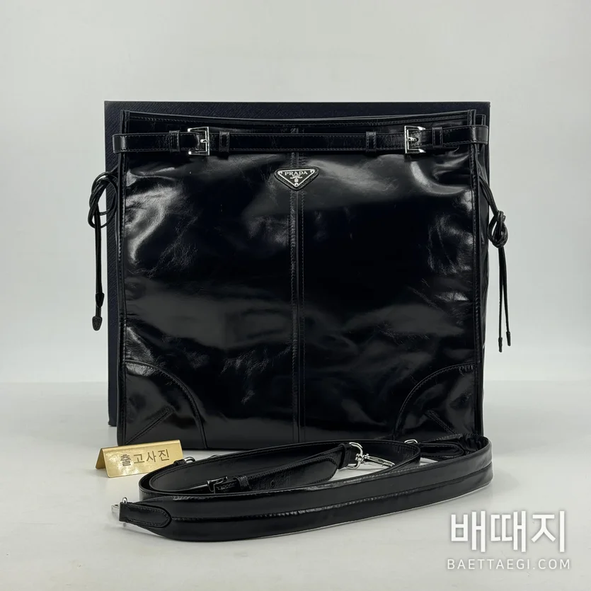 프라다 왁스 가공 카프스킨 보니 핸드백 2VH215