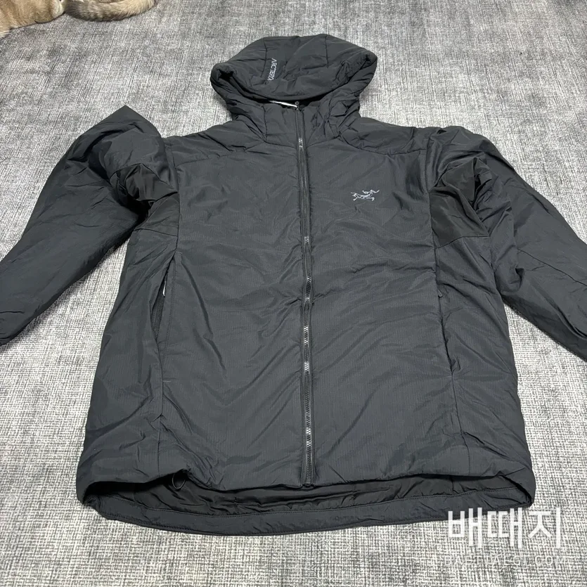 아크테릭스 [TZ] 아톰 LT 후디 2.0 블랙 200179 Arc'teryx Atom LT Hoodie 2.0 / 사이즈: M