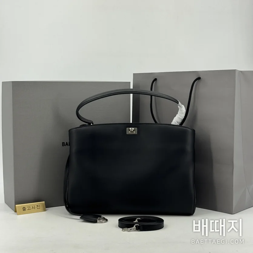 발렌시아가 중간 사이즈 검정 핸드백 78972