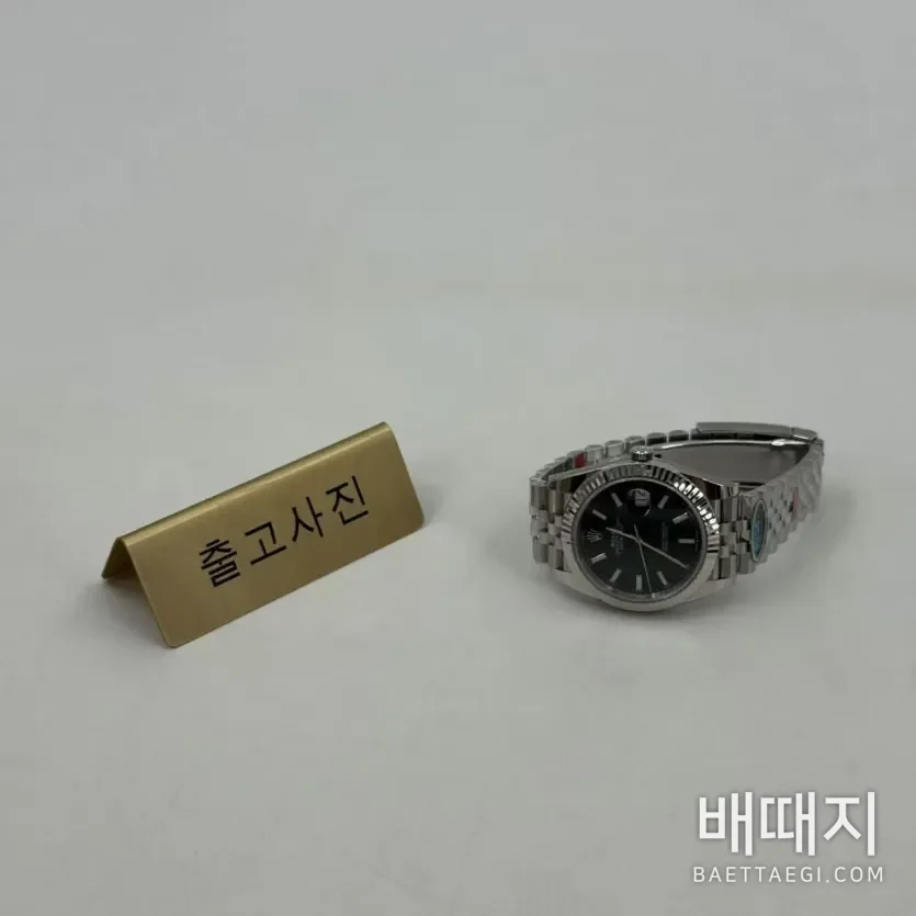 롤렉스 ER / 색상: 쥬빌레 시계줄로 교체