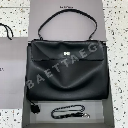 발렌시아가 라지 블랙 가죽 토트백 186650