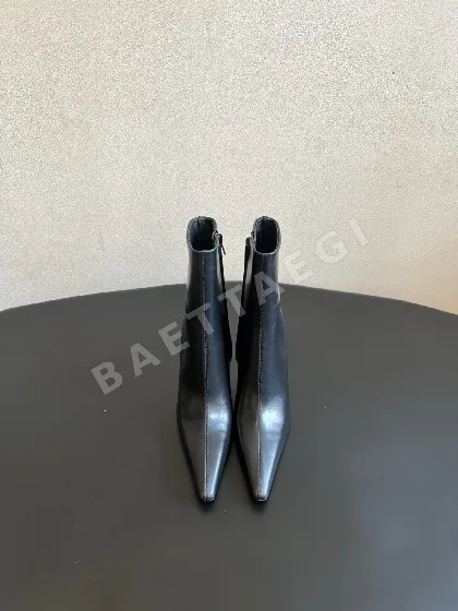 생로랑 조드퍼 부츠 가죽 뾰족 앞코 207505