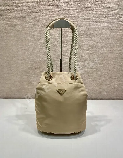프라다 리나일론 버킷백 1BE082 67779