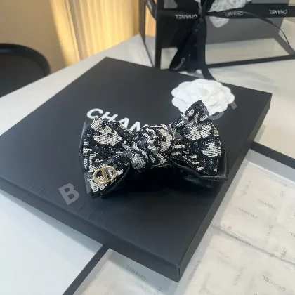 디올 CD 바나나 헤어클립 184439