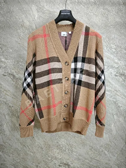 버버리 클래식 체크 울 가디건 158838